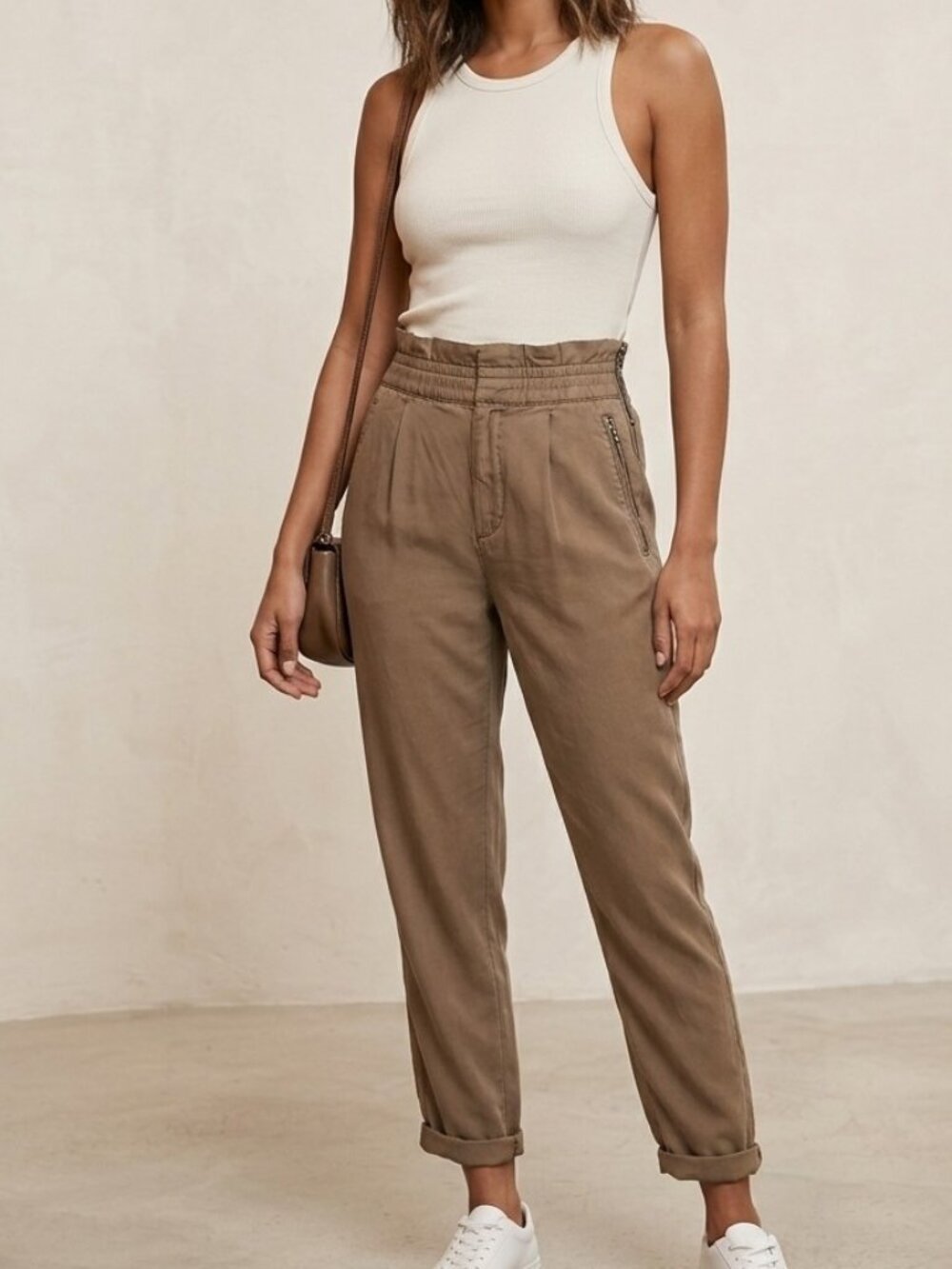 Aritzia Wilfred Casbah Paperbag Waist Pants – Khaki/Olive Brown - Size 6
